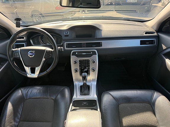 Volvo V70 7 of 23