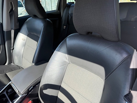 Volvo V70 11 of 23