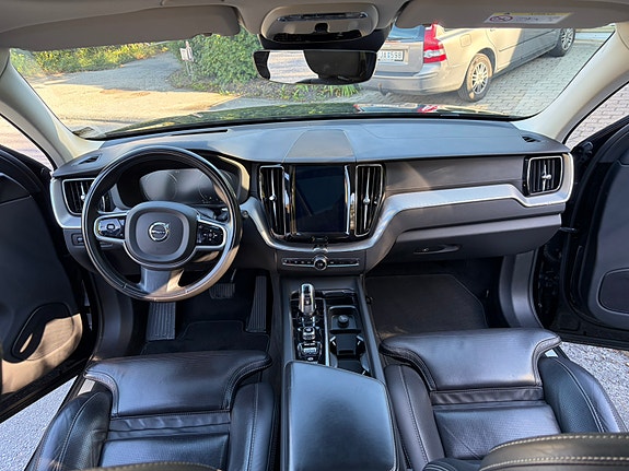 Volvo XC60 9 of 14
