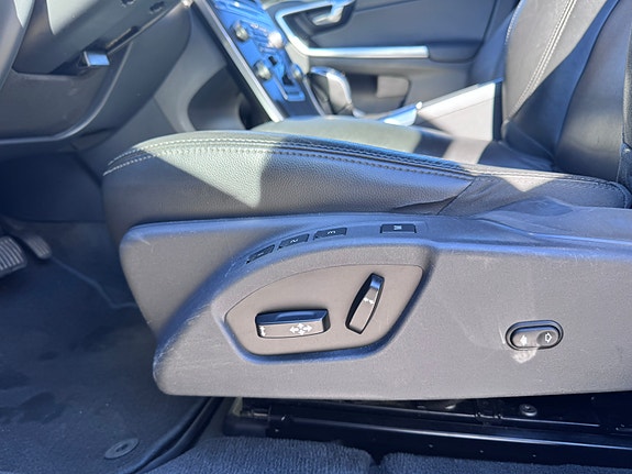 Volvo XC60 5 of 11