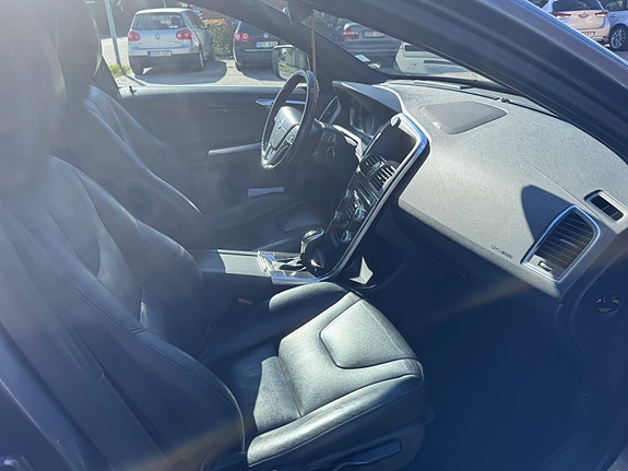 Volvo XC60 11 of 11