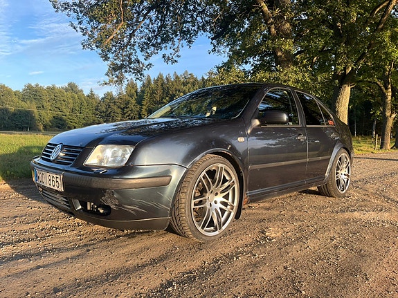 Volkswagen Bora 2 of 7