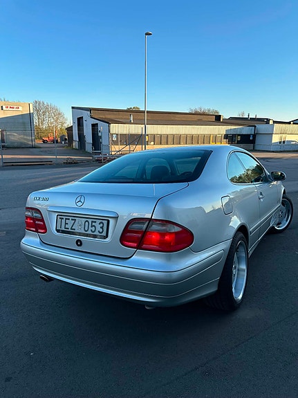 Mercedes-Benz CLK320 9 of 10