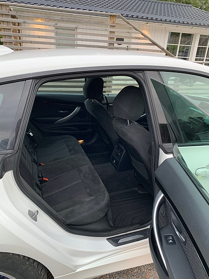 BMW 320d 5 of 7