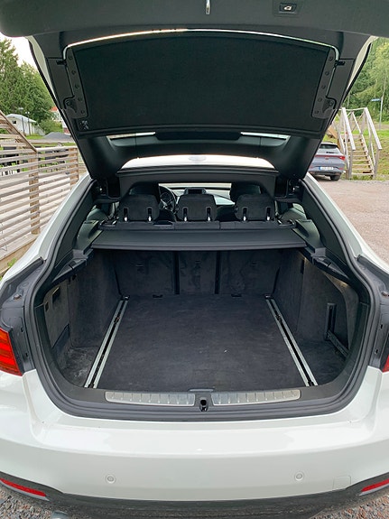 BMW 320d 4 of 7