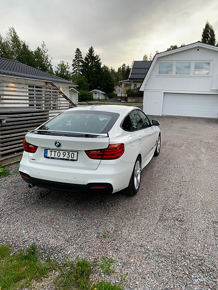 BMW 320d 3 of 7