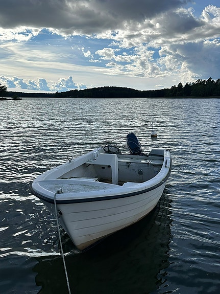 Crescent 465 styrpulpet med Yamaha 20 hk tvåtakt (Autolube). 2 of 3