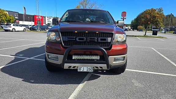 Ford F-150 2 of 18