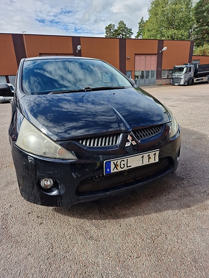 Mitsubishi Grandis 3 of 8