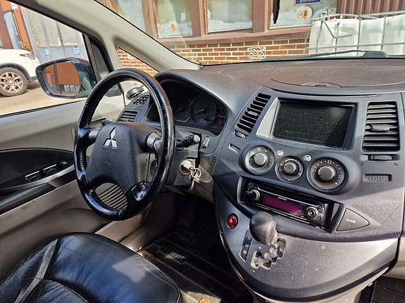 Mitsubishi Grandis 5 of 8