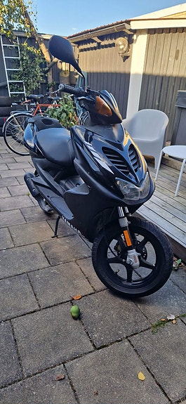 Yamaha Aerox 2 of 2