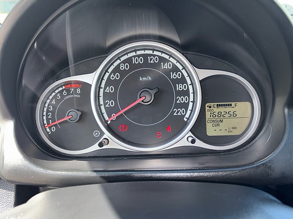Mazda 2 6 of 10