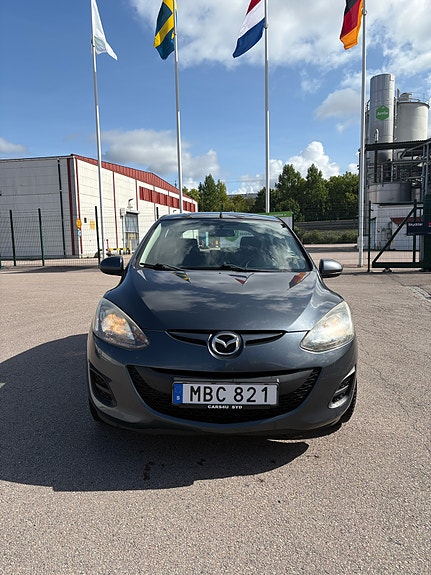 Mazda 2 2 of 10