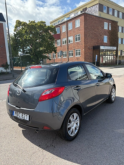 Mazda 2 3 of 10