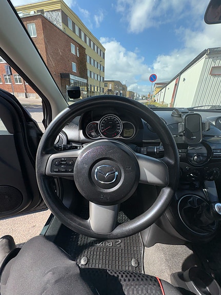 Mazda 2 7 of 10