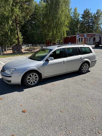 Ford Mondeo 2 of 9
