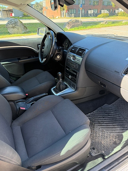 Ford Mondeo 7 of 9