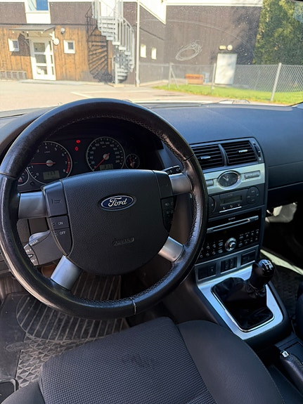 Ford Mondeo 9 of 9
