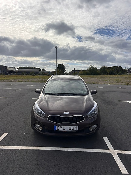 Kia Ceed 2 of 18