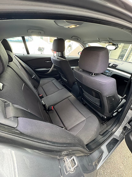 BMW 118d 4 of 5