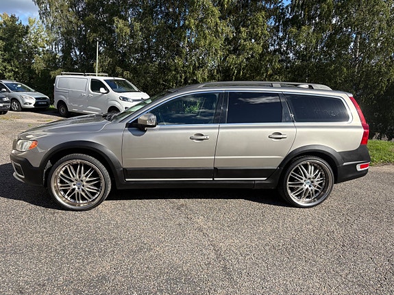 Volvo XC70 4 of 17