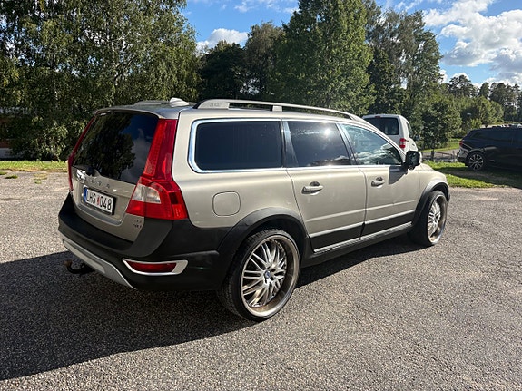 Volvo XC70 6 of 17