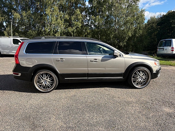 Volvo XC70 7 of 17