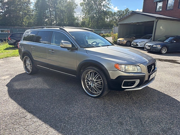 Volvo XC70 3 of 17
