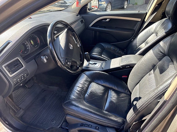 Volvo XC70 13 of 17