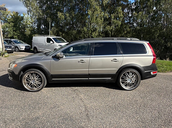 Volvo XC70 5 of 17