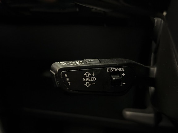 Audi e-tron 15 of 30