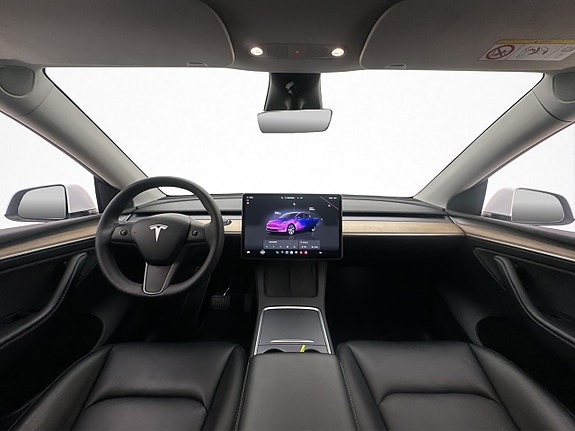 Tesla Model Y 25 of 30