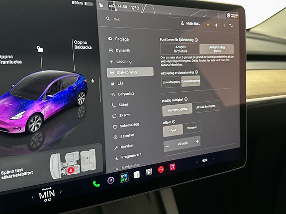 Tesla Model Y 22 of 30