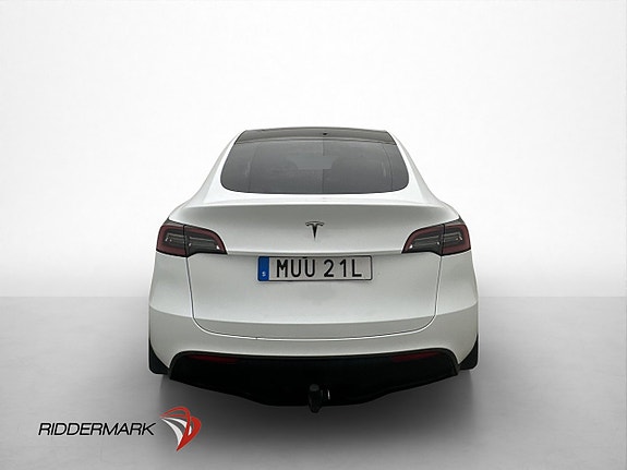 Tesla Model Y 8 of 30