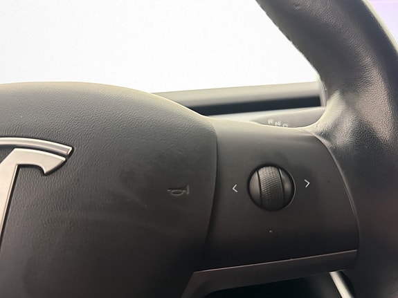 Tesla Model 3 16 of 30