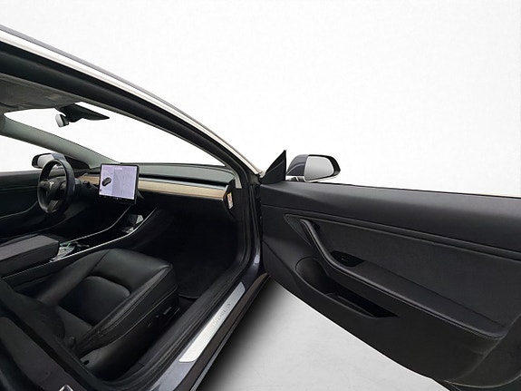 Tesla Model 3 27 of 30