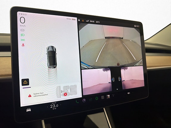 Tesla Model 3 18 of 30