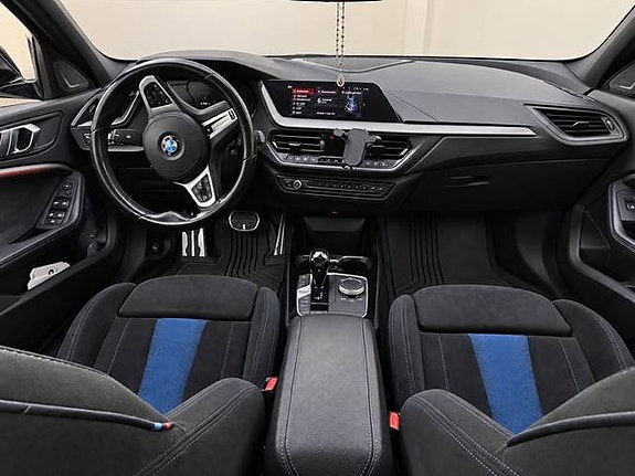 BMW 118i 10 of 22