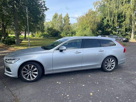 Volvo V90 2 of 8