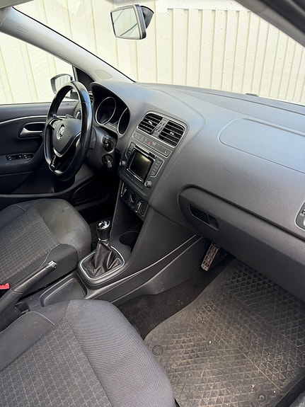Volkswagen Polo 5 of 6