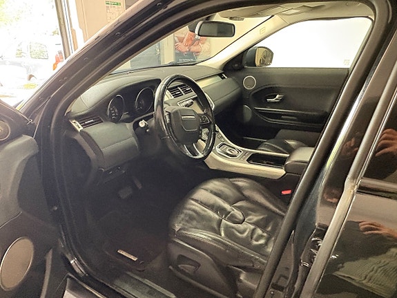 Land Rover Range Rover Evoque 14 of 19