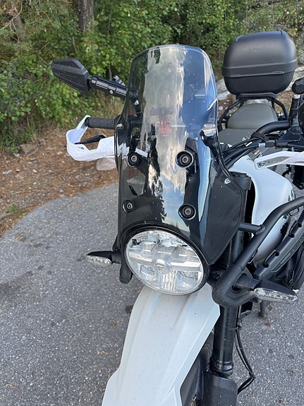 Royal Enfield HIMALAYAN 2 of 6