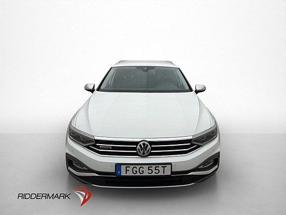 Volkswagen Passat Alltrack 2 of 30
