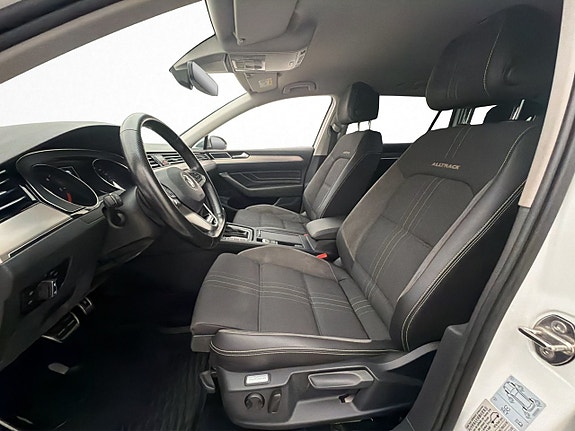 Volkswagen Passat Alltrack 11 of 30