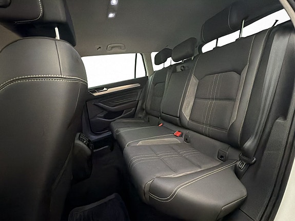 Volkswagen Passat Alltrack 26 of 30