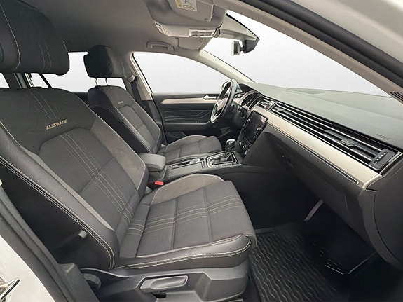 Volkswagen Passat Alltrack 24 of 30