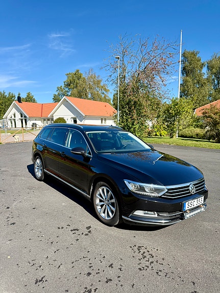 Volkswagen Passat 2 of 6