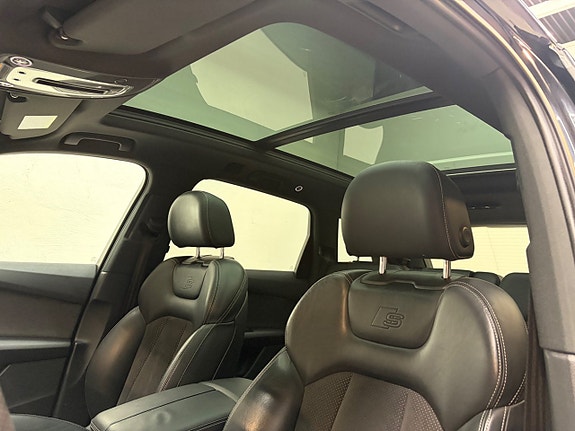Audi Q7 10 of 16