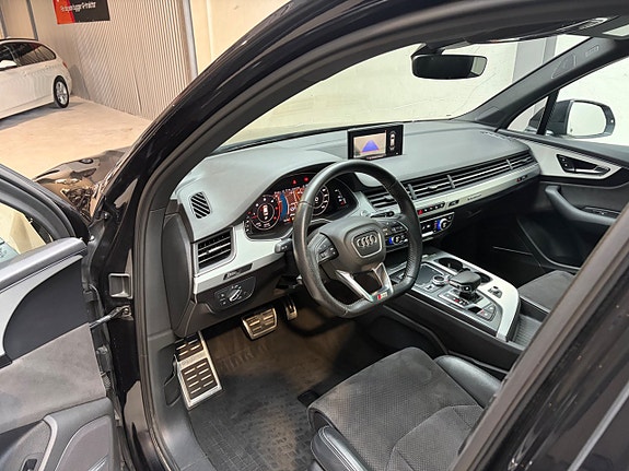 Audi Q7 8 of 16