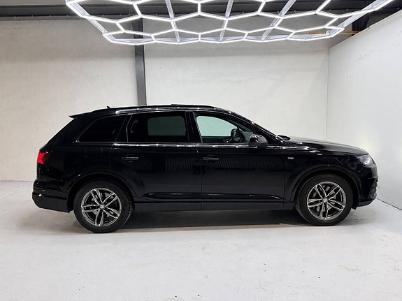 Audi Q7 6 of 16